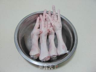 Peanuts, Red Dates and Chicken Feet Soup recipe