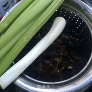 Stir-fried Celery Fungus recipe