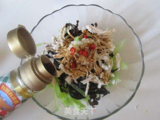 Lettuce and Fungus Mixed with Shredded Chicken recipe