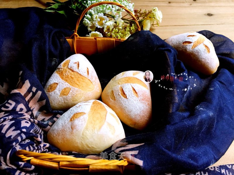 Light Cream Soft European Buns recipe