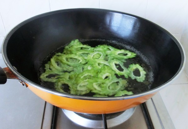 Bitter Gourd Slices recipe