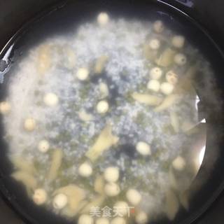 Mung Bean Lotus Seed Lily Porridge recipe