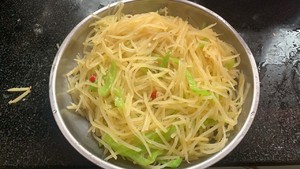 Hot and Sour Potato Shreds recipe