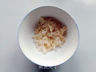 Tremella Coix Seed Potato Soup recipe