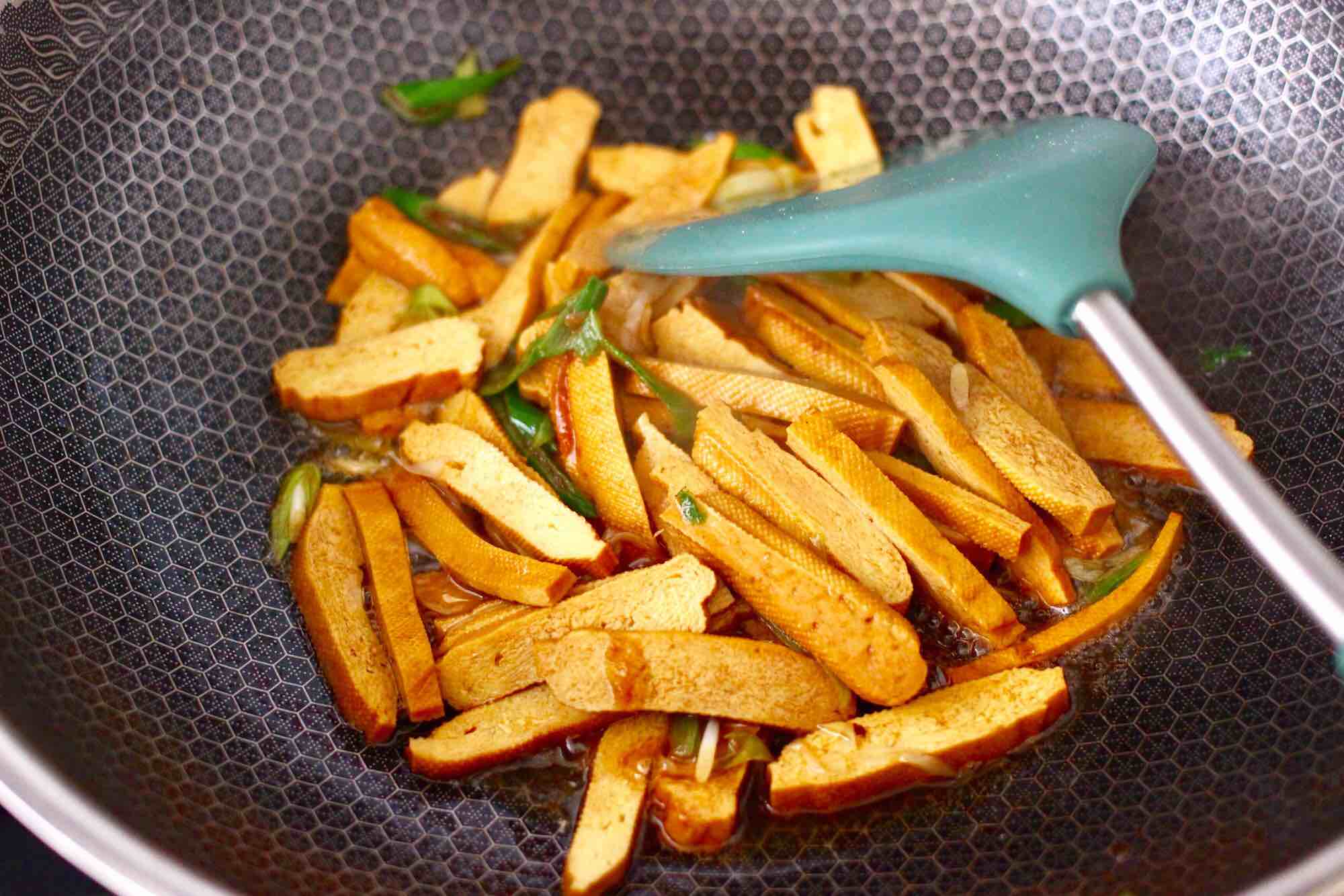 Stir-fried Zucchini with Spicy Dried Spicy recipe