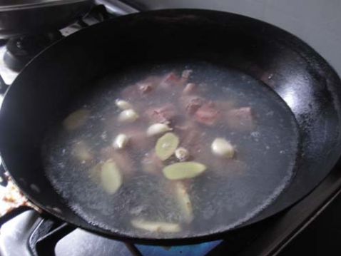 Pork Ribs and Carrot Soup Hot Pot recipe