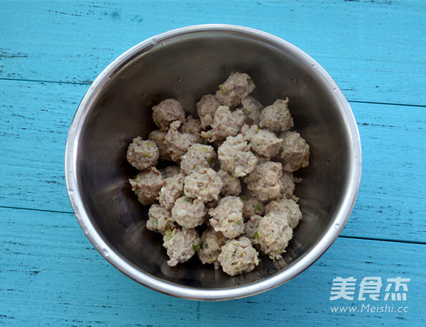 Lu Cai Zhi Qing Boiled Meatballs recipe