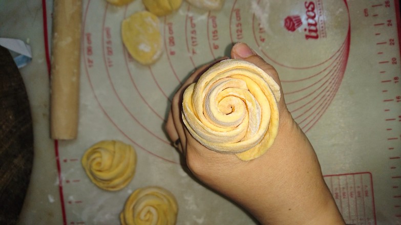 Carrot Rose Buns recipe