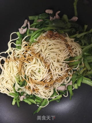 Stir-fried Noodles with Chopped Pork recipe