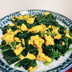 Here Comes The Scrambled Spinach with Eggs that Can Relieve Eye Fatigue recipe