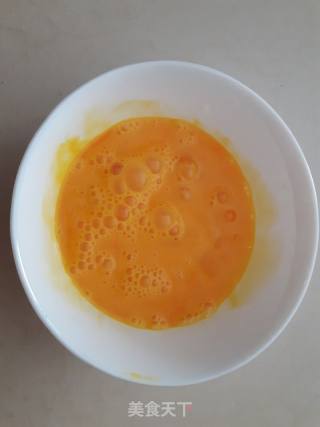 Scrambled Eggs with Peas recipe