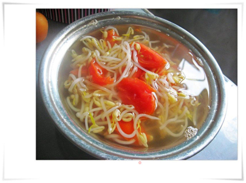 Tomato Bean Sprout Soup recipe