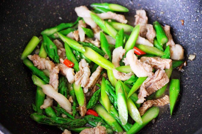 Asparagus Stir-fried Pork recipe