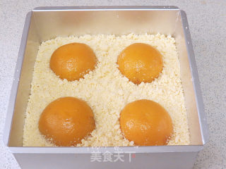 Crispy Outside and Soft Fruity Fragrance Inside. 【yellow Peach Crispy Bread】 recipe