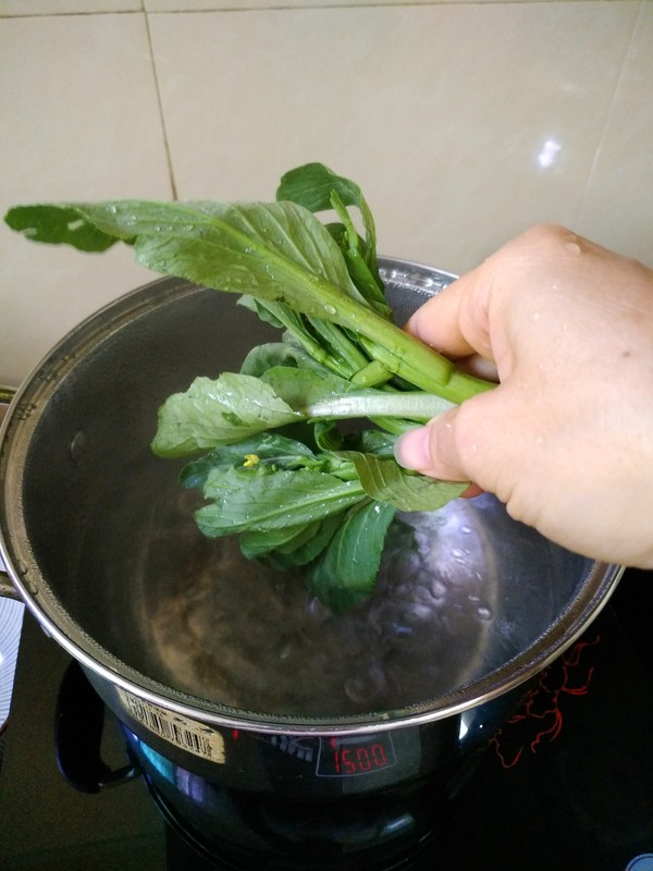 Simple Food for One Person~~ Choy Sum Fried Noodles recipe