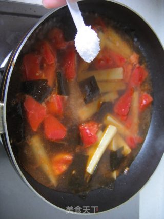 Potato Tomato Seaweed Soup recipe