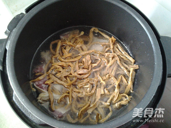 Stir-fried Bamboo Shoots with Cured Duck recipe