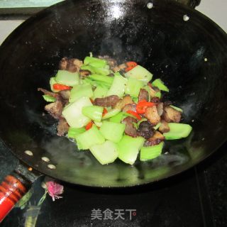 Stir-fried Bacon with Large Pieces of Cabbage recipe