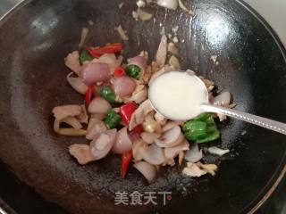 Stir-fried Pork with Green Red Pepper and Onion recipe