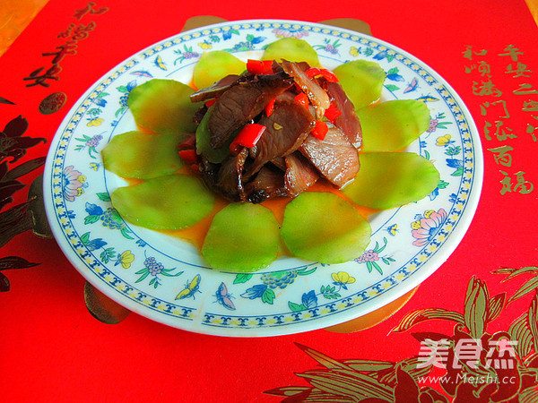Stir-fried Barbecued Pork with Lettuce Slices recipe