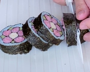 Simple Flower Sushi for A Picnic recipe