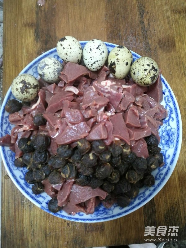 Stewed Pork Heart with Quail Egg and Longan recipe