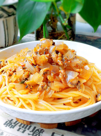 Spaghetti with Onion Bolognese