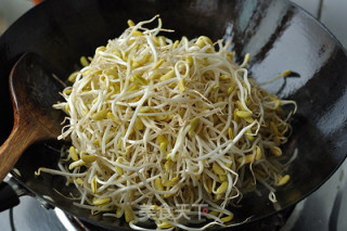 Stir-fried Black Bean Sprouts recipe