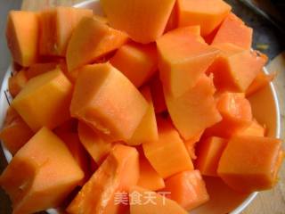 Autumn Beauty Soup-braised Pork Ribs with Papaya and Tremella recipe