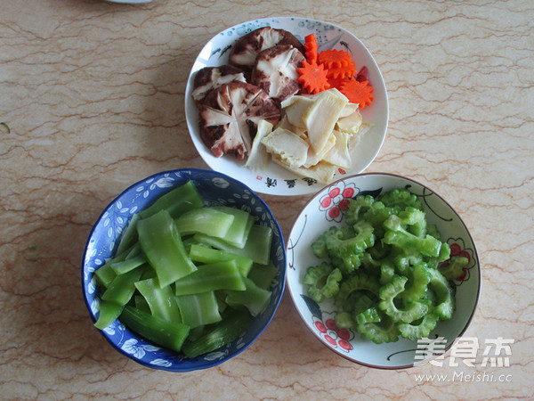 Mushroom Chowder Seafood Claypot recipe