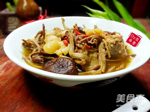 Tea Tree Mushroom Spare Ribs Health Soup recipe