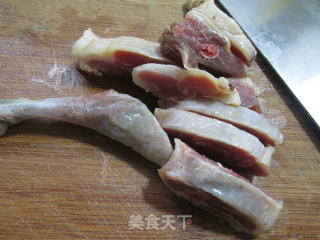 Dried Duck Legs with Dried Peppers recipe