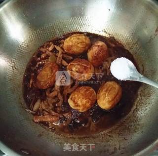 Stir-fried Cauliflower with Tiger Skin Egg and Pork Slices recipe