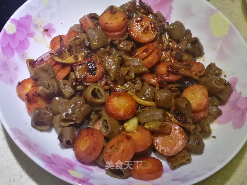 Stir-fried Small Intestines with Carrots recipe