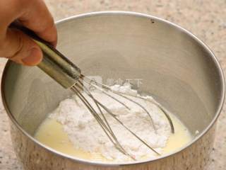 Making Tempura Shrimp Rolls recipe