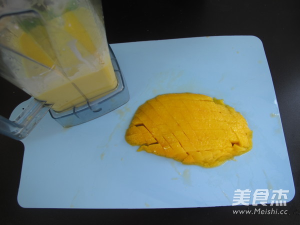 Microwave Drink-mango Coconut Sago recipe