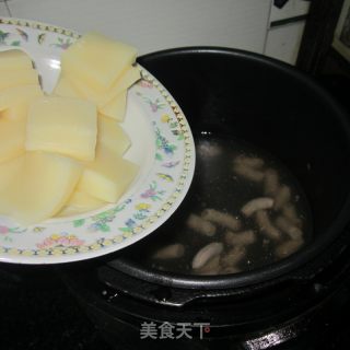 Rice Tofu Small Intestine Soup recipe