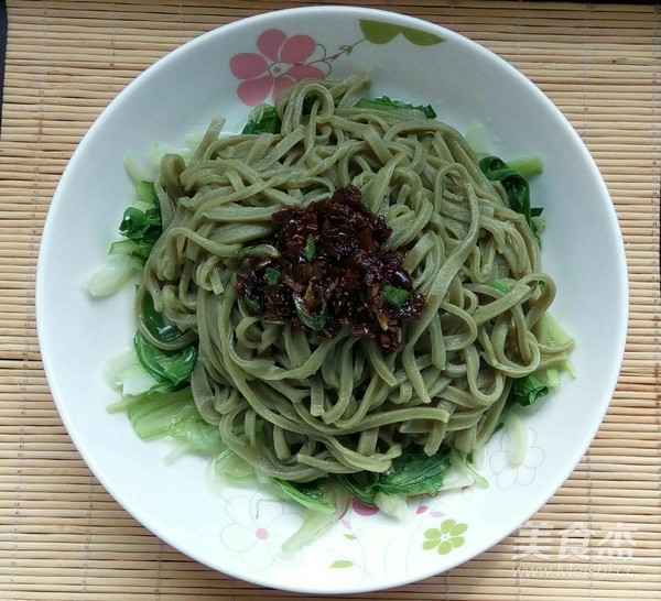 Hand-rolled Noodles with Garlic Soy Sauce and Green Sauce recipe