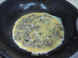 Scrambled Eggs with Clams recipe