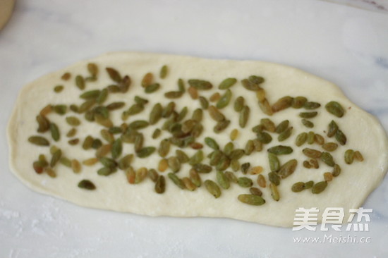 Grape and Red Bean Stuffing Toast recipe