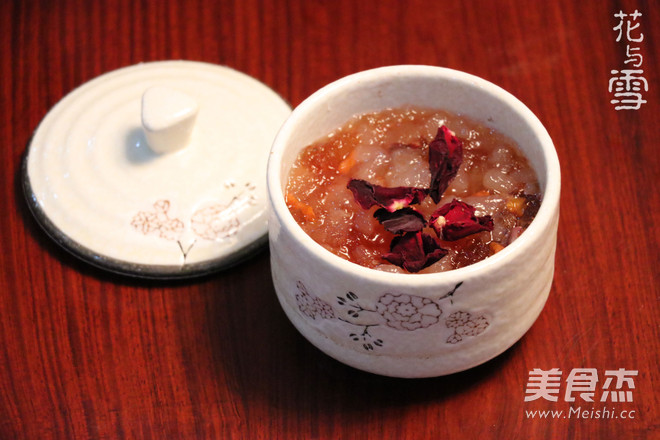 Stewed Hashima with Peach Gum Snow Swallow recipe