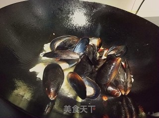 Pickled Pepper Mussels recipe