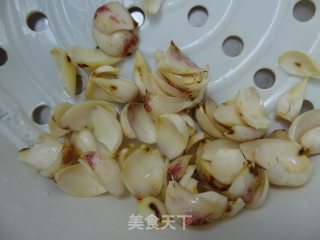 Stir-fried Bacon with Celery and Lily recipe