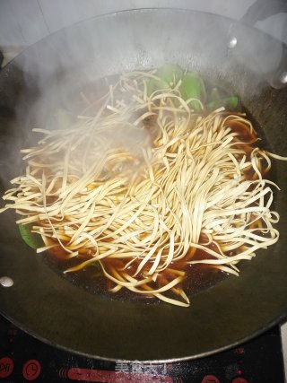 Green Vegetable Beef Noodle recipe