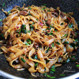 Stir-fried Hor Fun with Beef recipe