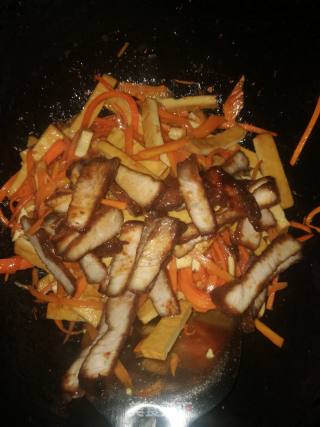 Barbecued Pork with Fried Bean recipe