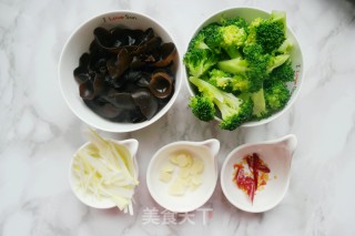 #trust之美#mixed Broccoli with Fungus recipe