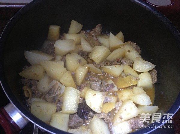 Beef Brisket with Radish recipe