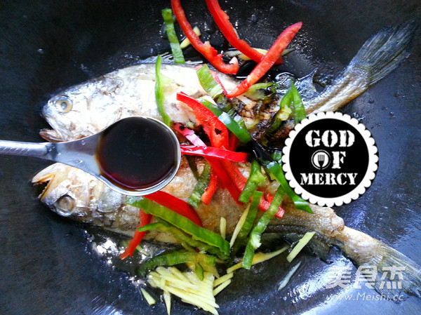 Braised Yellow Fish with Beer and Douban recipe