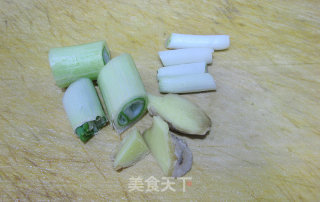 Qiangpai Lotus Root Carrot Health Soup recipe